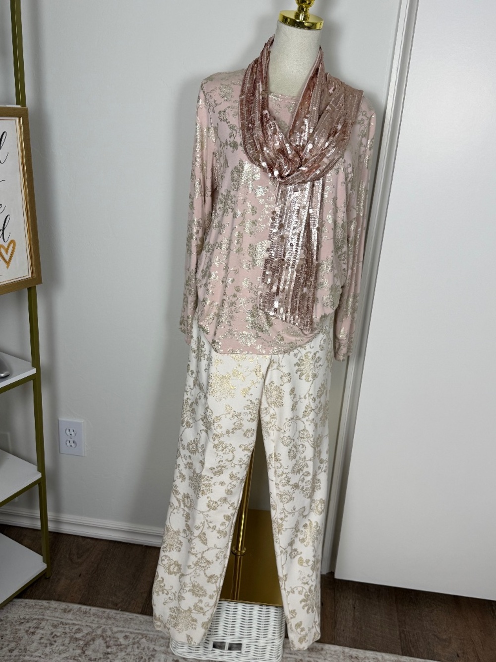 Chico's Size 2 L Pink Gold Metallic Floral Long Sleeve Knit Tee